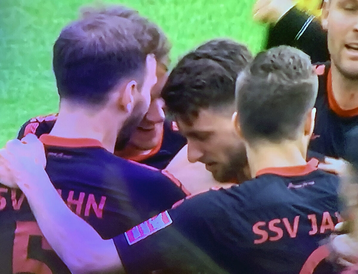 Sieg ohne Wert: Jahn verabschiedet sich mit Anstandsdreier bei Eintracht Braunschweig