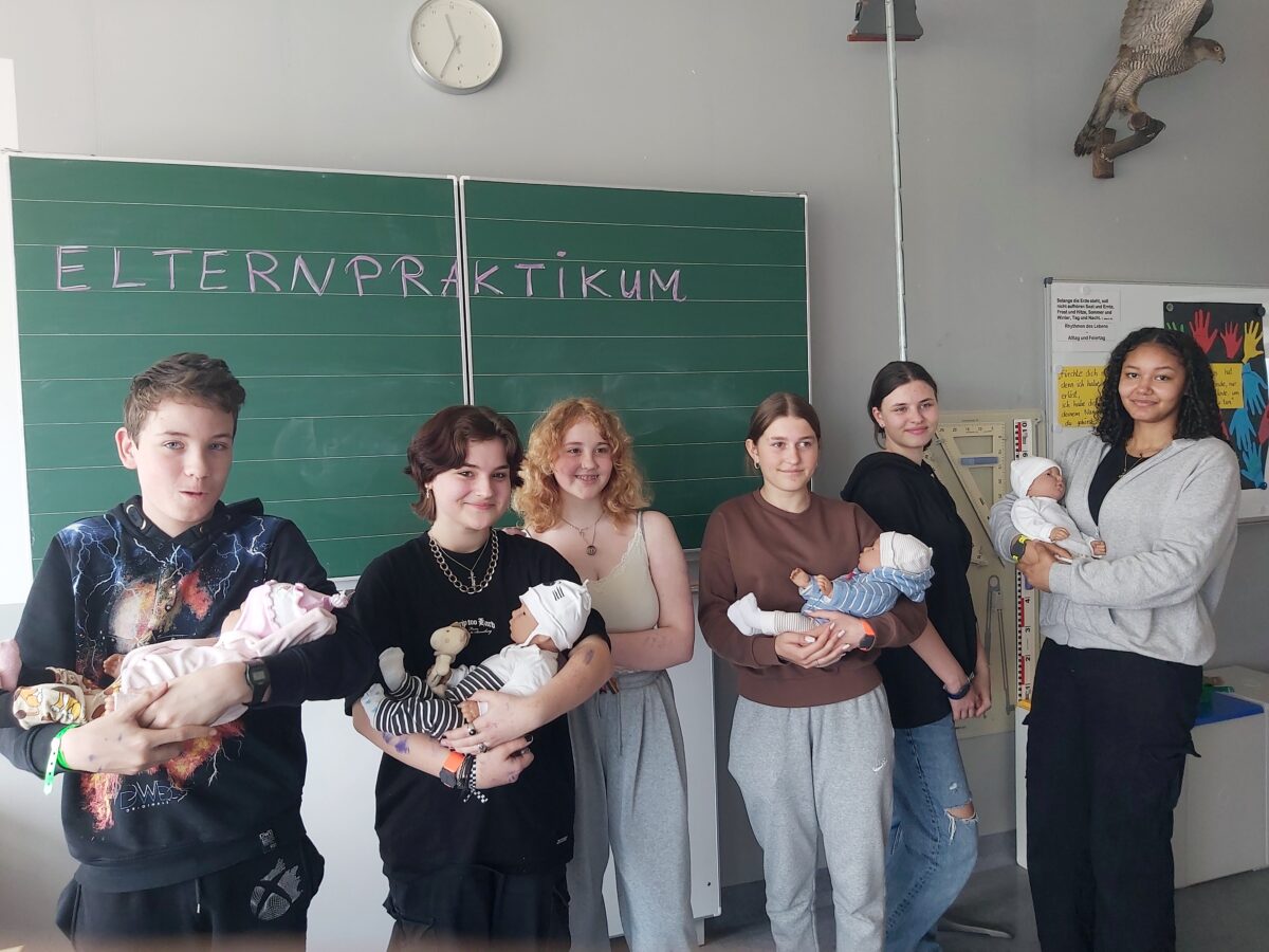 Wie versorge ich mein Baby? Schulprojekt Elternpraktikum
