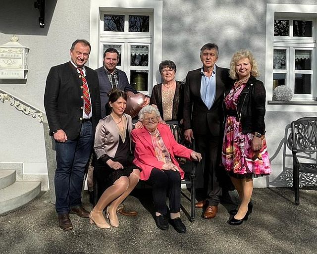 Älteste Döllnitzerin feiert runden Geburtstag