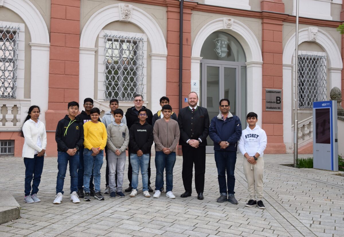 Indische Austauschschüler zu Gast im Landkreis Neustadt/WN