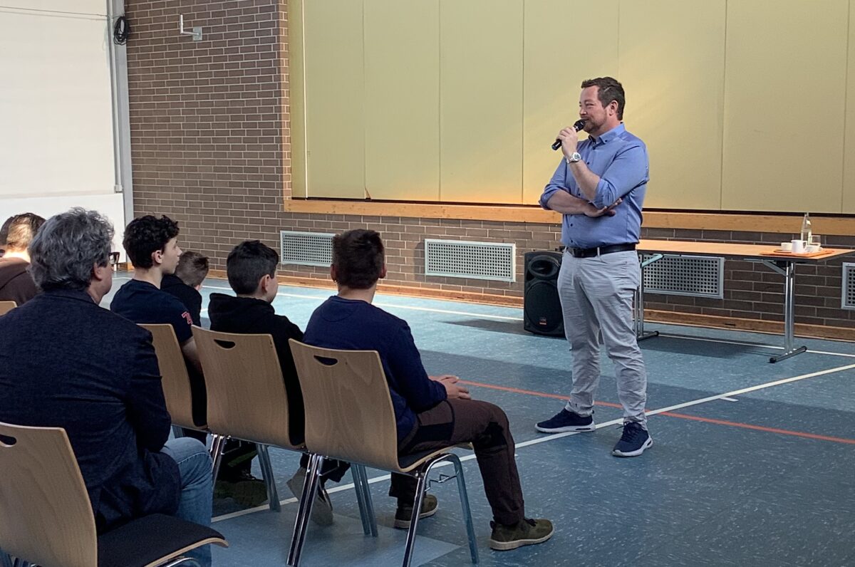 Jungen Menschen eine Stimme geben: Besuch aus Berlin