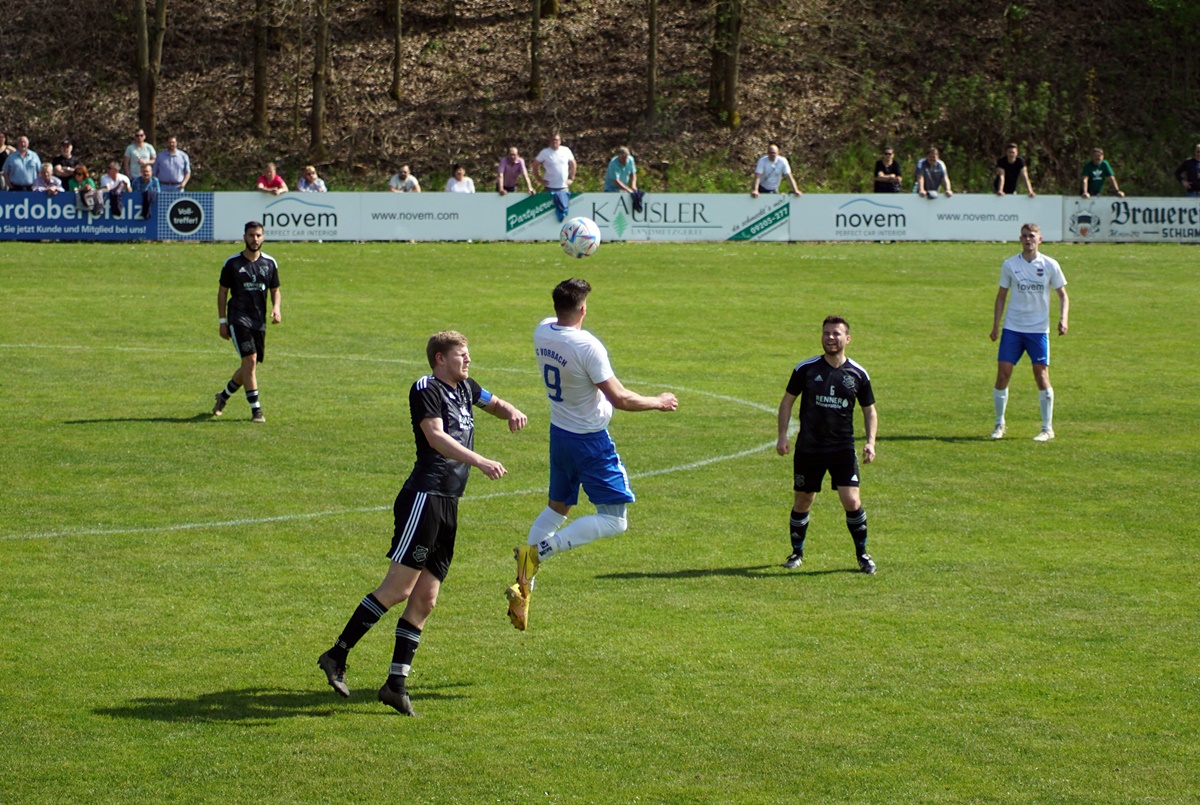 „Bezirksliga, wir kommen“ – Vorbach lässt die Sektkorken knallen