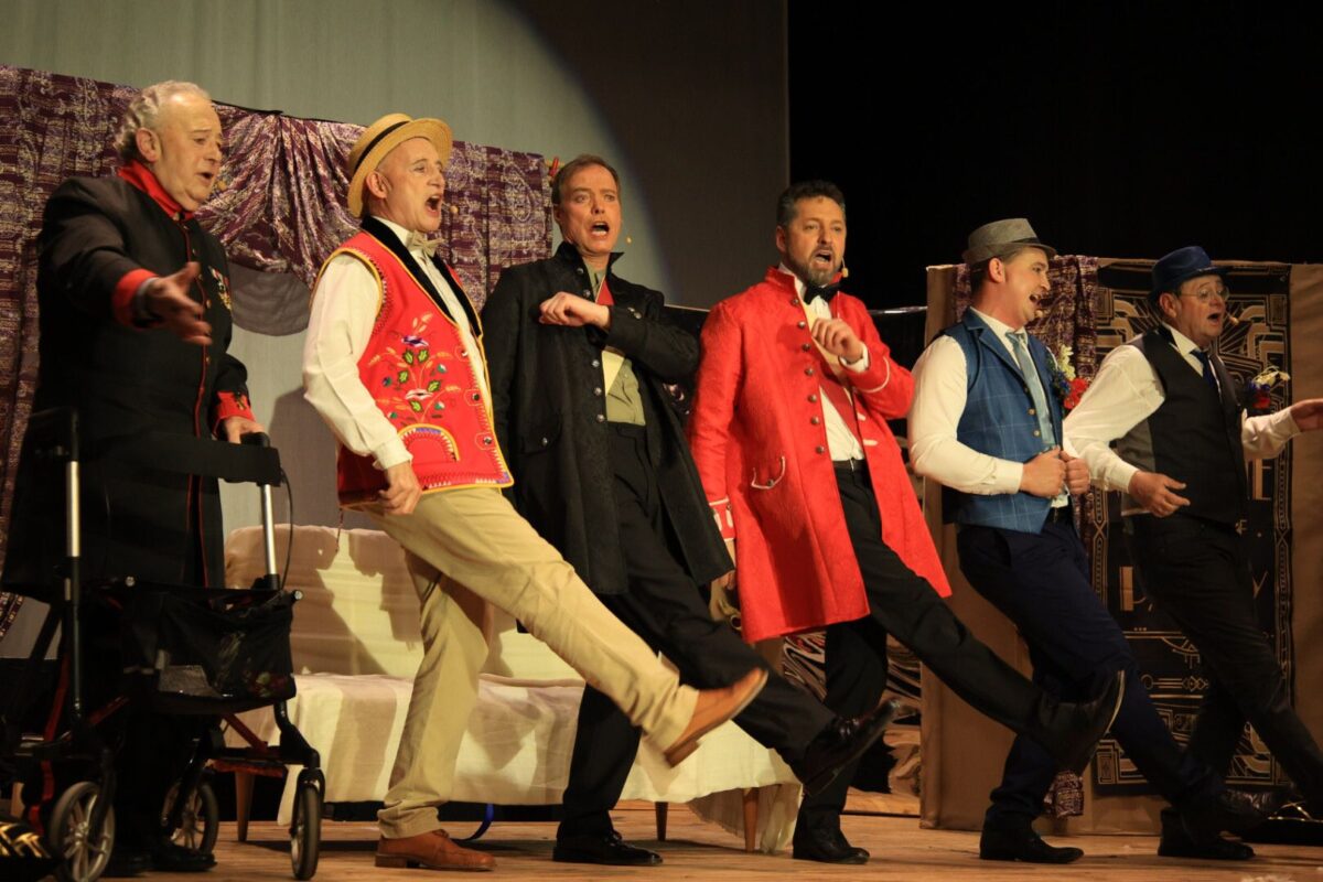 Musiktheater der Kreismusikschule ist mit „Die Lustige Witwe“ auf Tournee