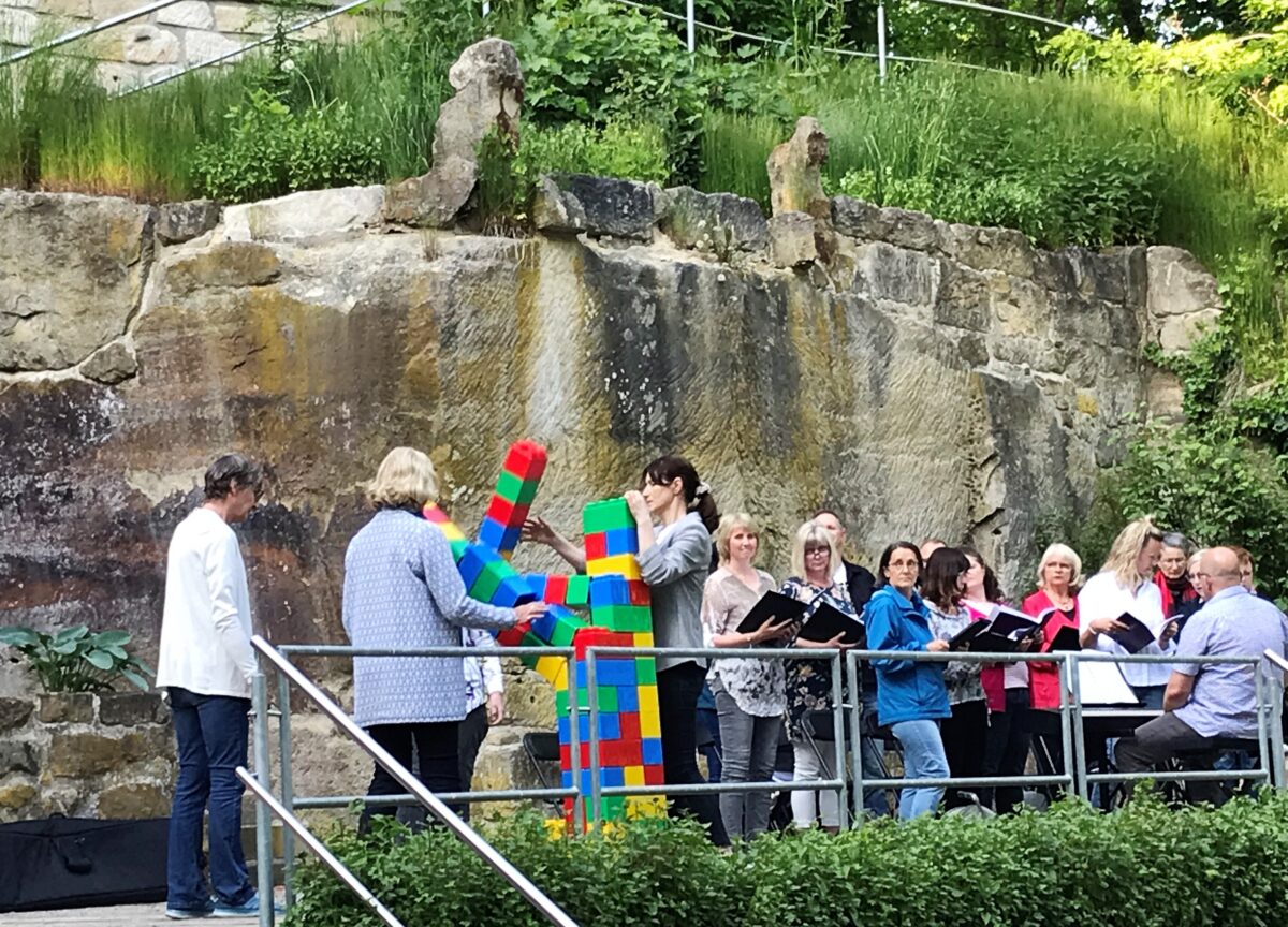 Pfingstwunder: Babylonisches „Wirrwarr“ am Grafenwöhrer Schönberg