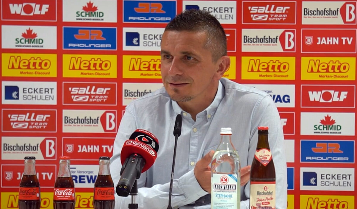 Jahn-Abstiegsfinale in Rostock: Fressen oder gefressen werden im ausverkauften Hansa-Stadion