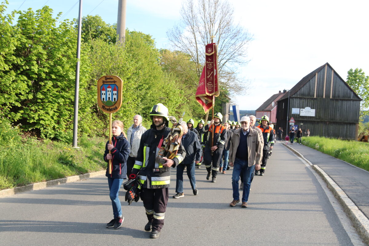 Traum der Feuerwehr Neuhaus vom neuen Gerätehaus wird endlich Realität