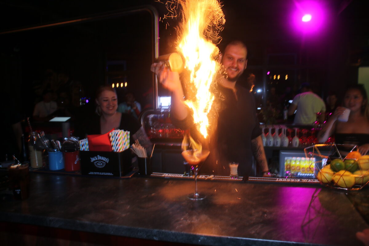 Neue Bar „Undecided“ hat eröffnet