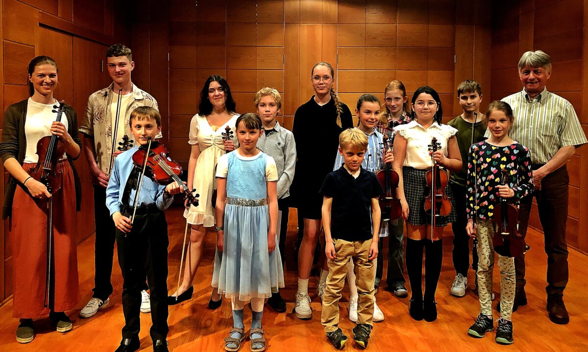 Vorspiel der Klassen Violine und Klavier an der Franz-Grothe-Schule
