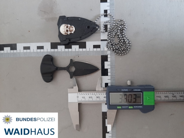 Bundespolizei stellt mehrere verbotene Waffen sicher