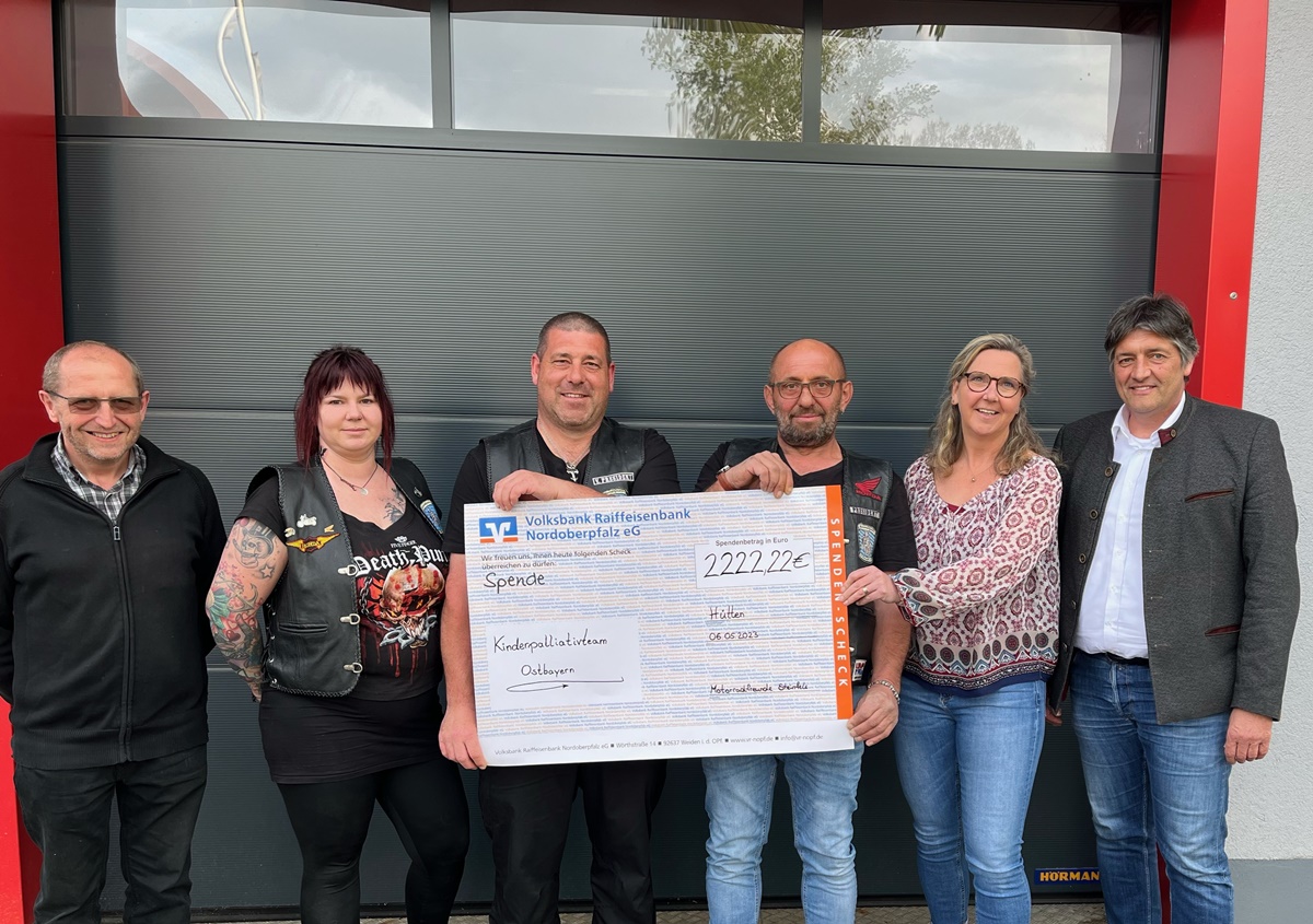 Motorradgottesdienst 2023: Helferessen und große Spende
