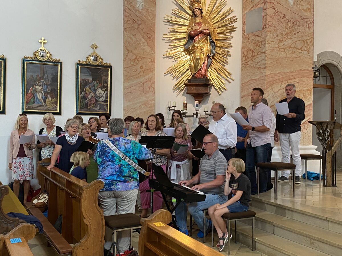 Rhythmischer Gottesdienst brachte Schwung in den Sonntag