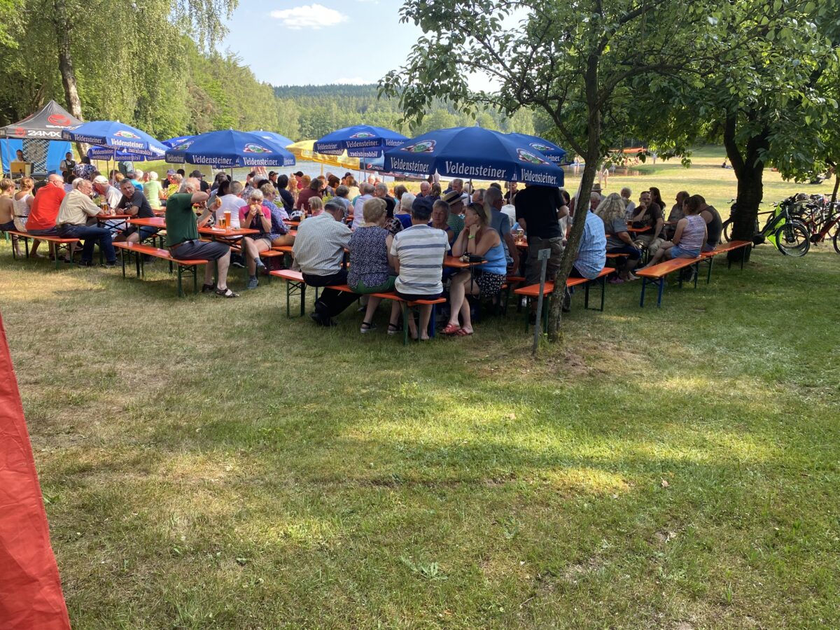 Sonntagnachmittags zum „Bursweiherfest“ der Freien Wähler