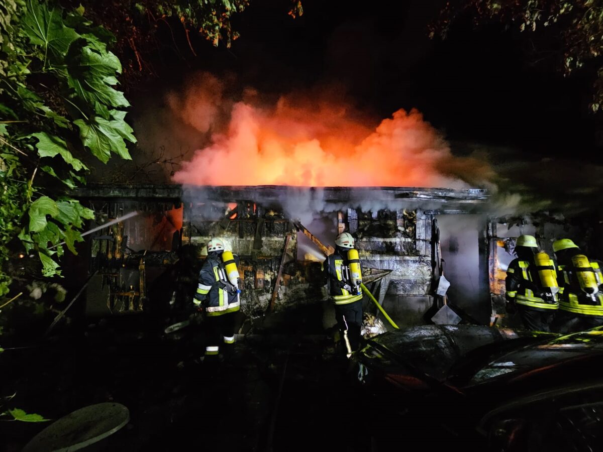 Brand eines Bootshauses am Rußweiher mit hohem Sachschaden