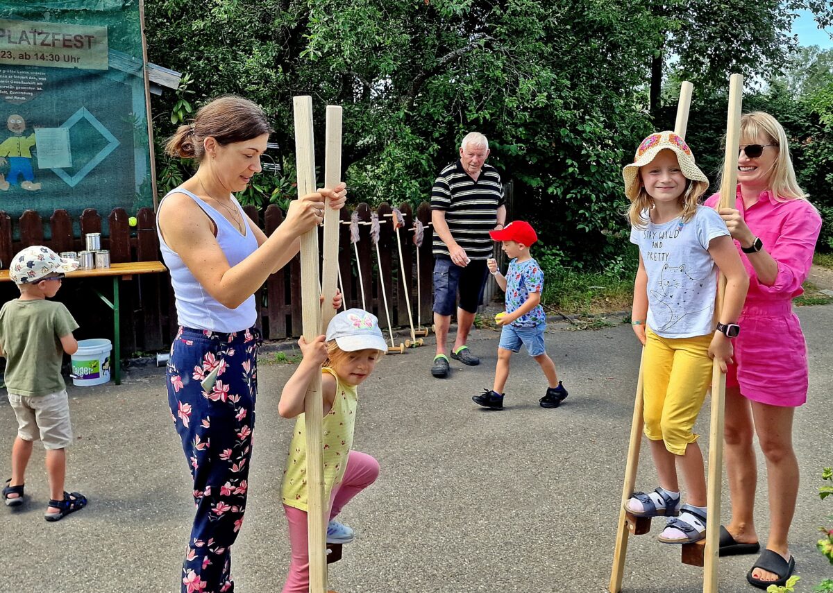 Auf dem Spielplatz am Rehmühlbach kehrt Leben ein