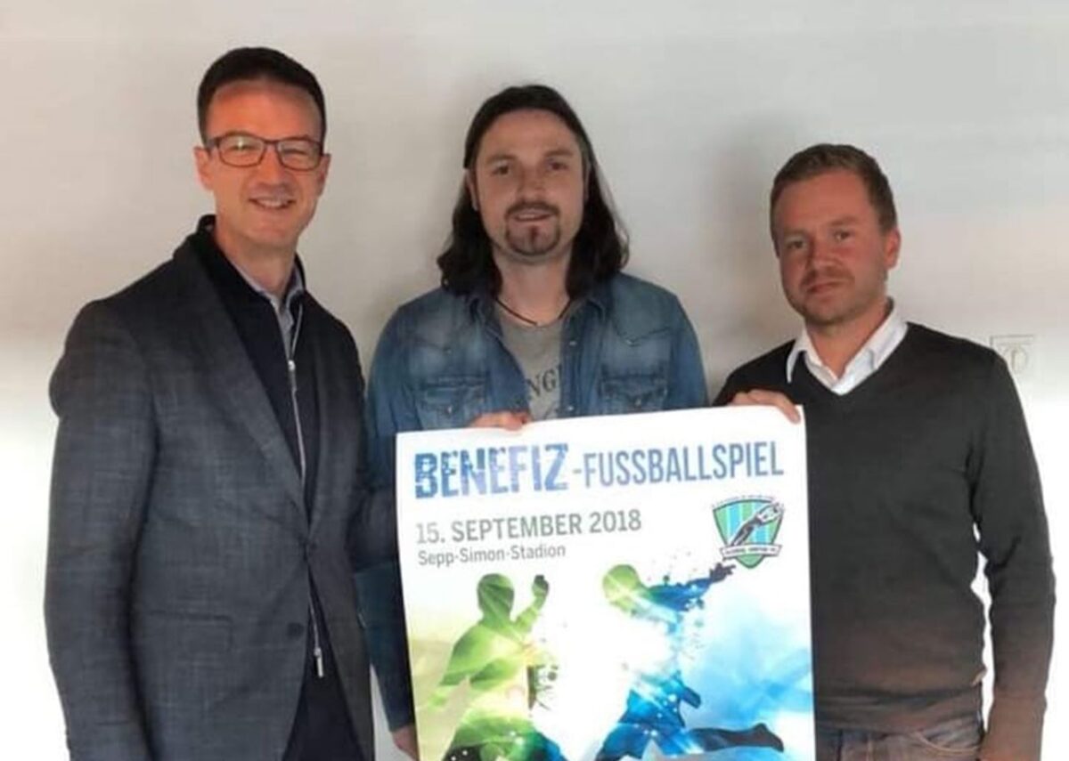 Fußballlegenden geben sich die Klinke in die Hand