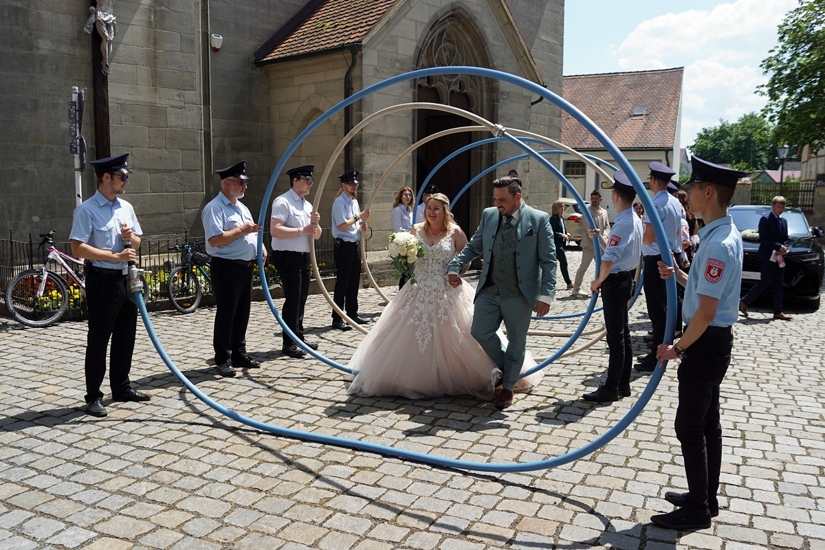 Feuerwehrmann und Pferdeliebhaberin heiraten