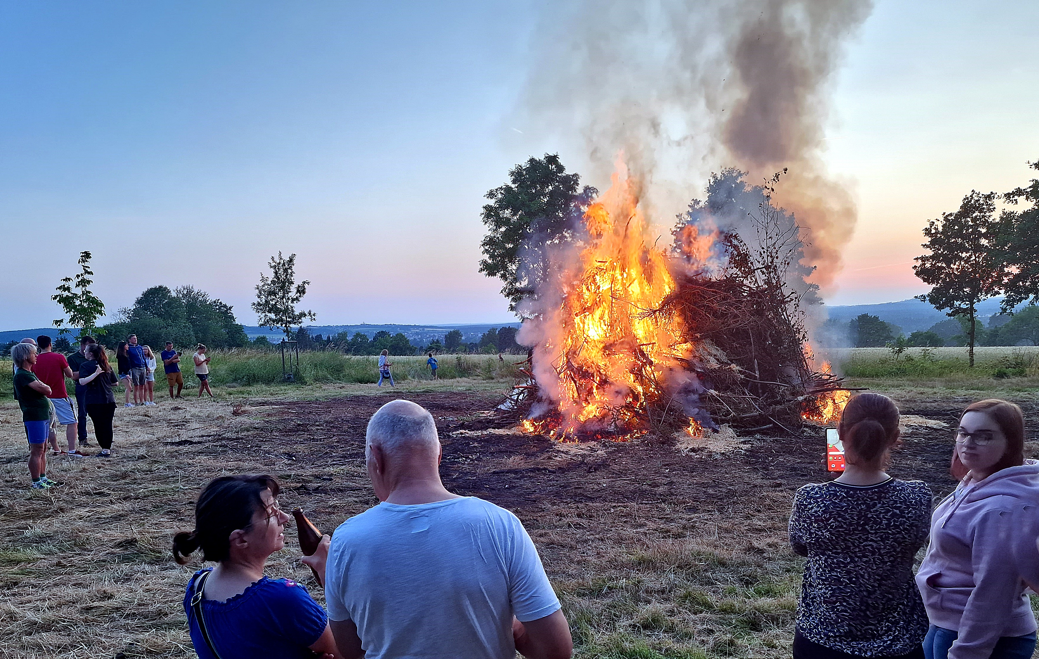 Johannisfeuer musste ein zweites Mal aufgehäuft werden
