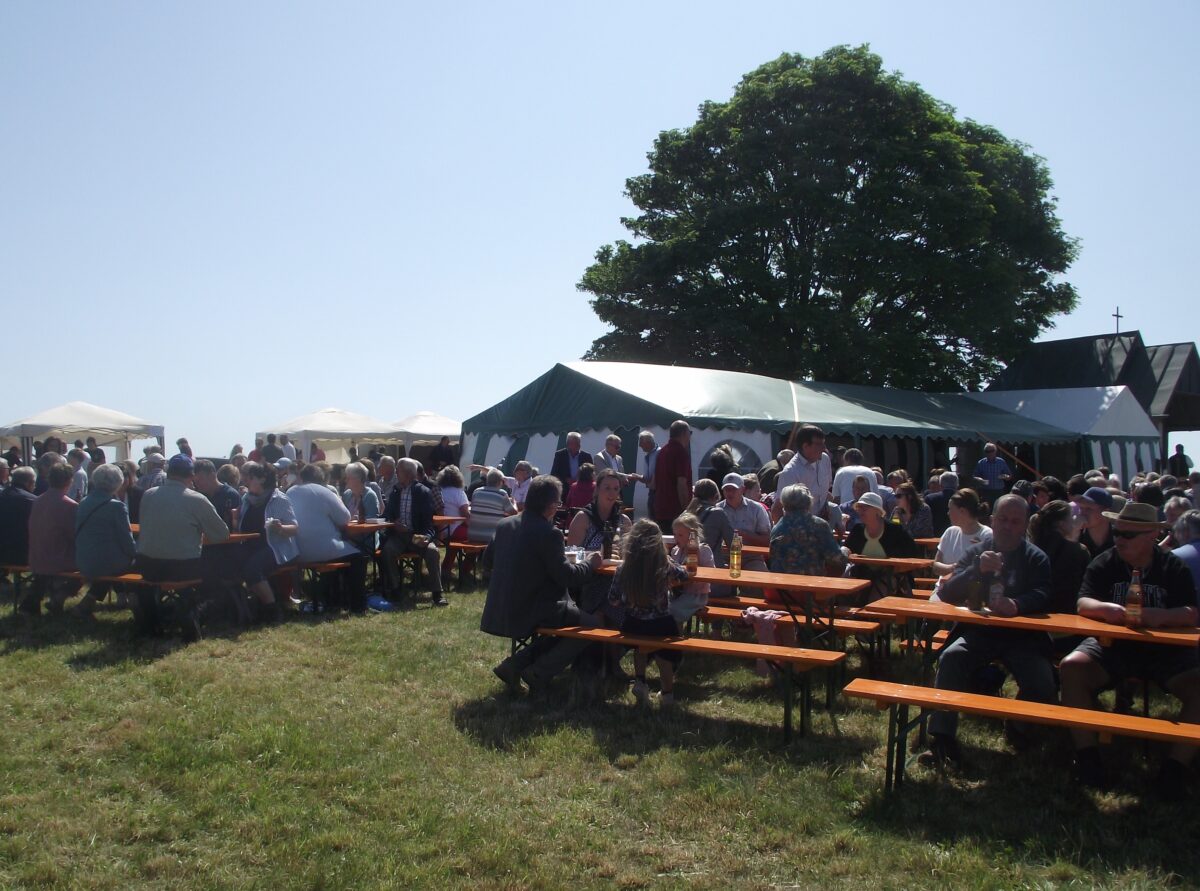 Dreifaltigkeitsfest am „Birnbeiml“ in Muglhof