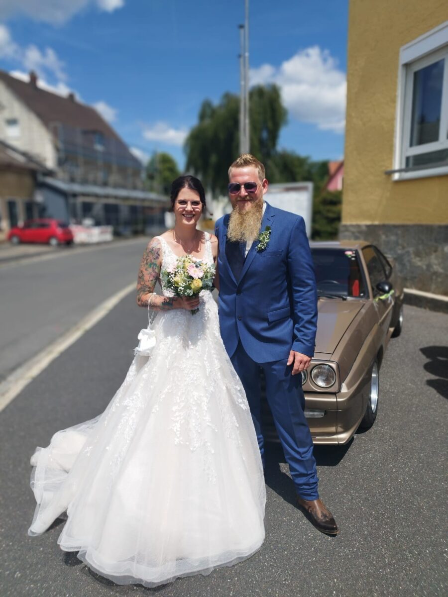 Im geliebten Opel Manta zur Trauung chauffiert