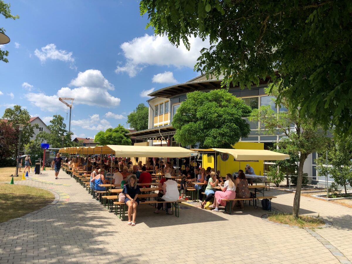 Schule und Vereine in Parkstein Hand in Hand