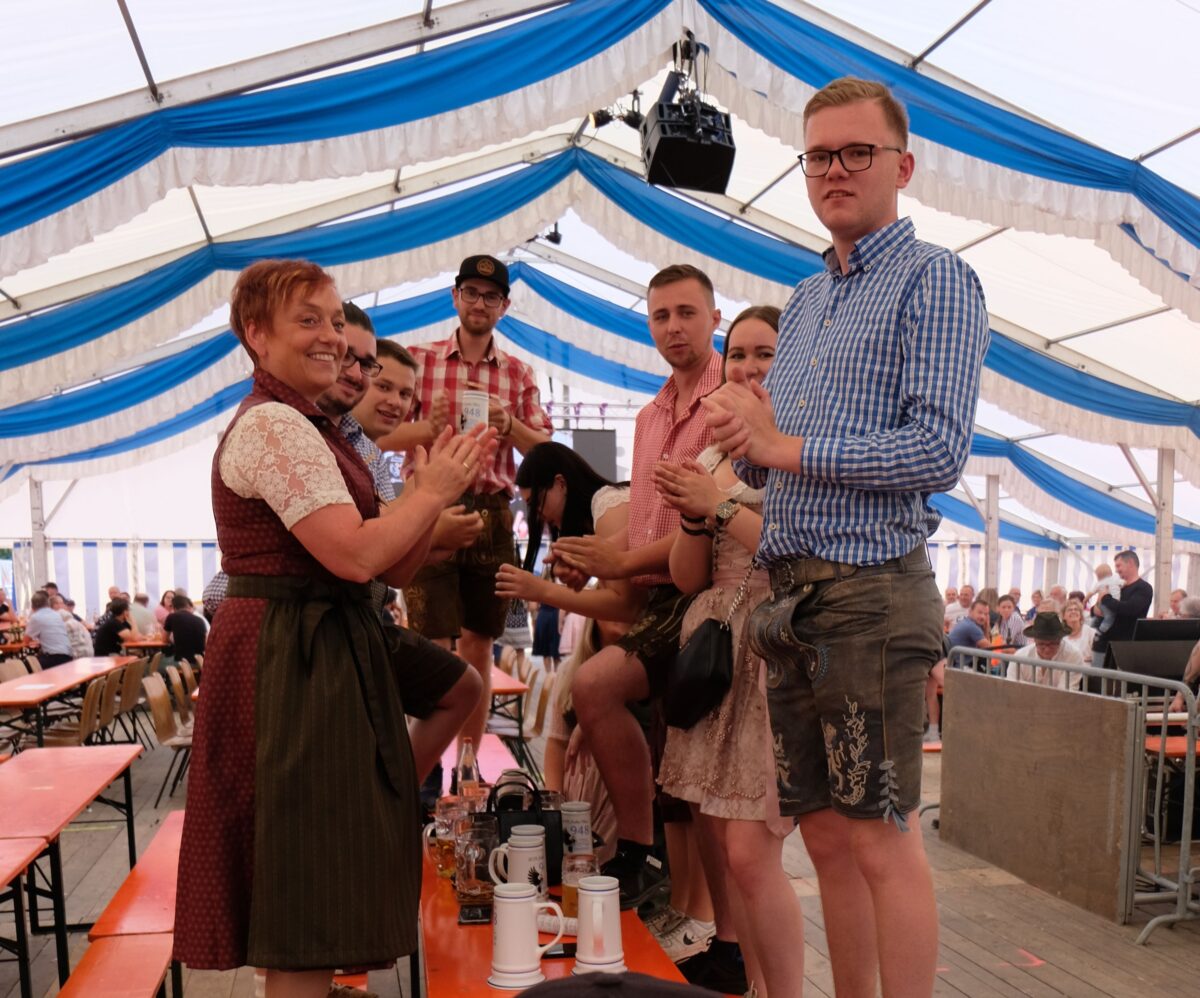 „Mia san die Flossa“ – Miteinander und Heimatliebe