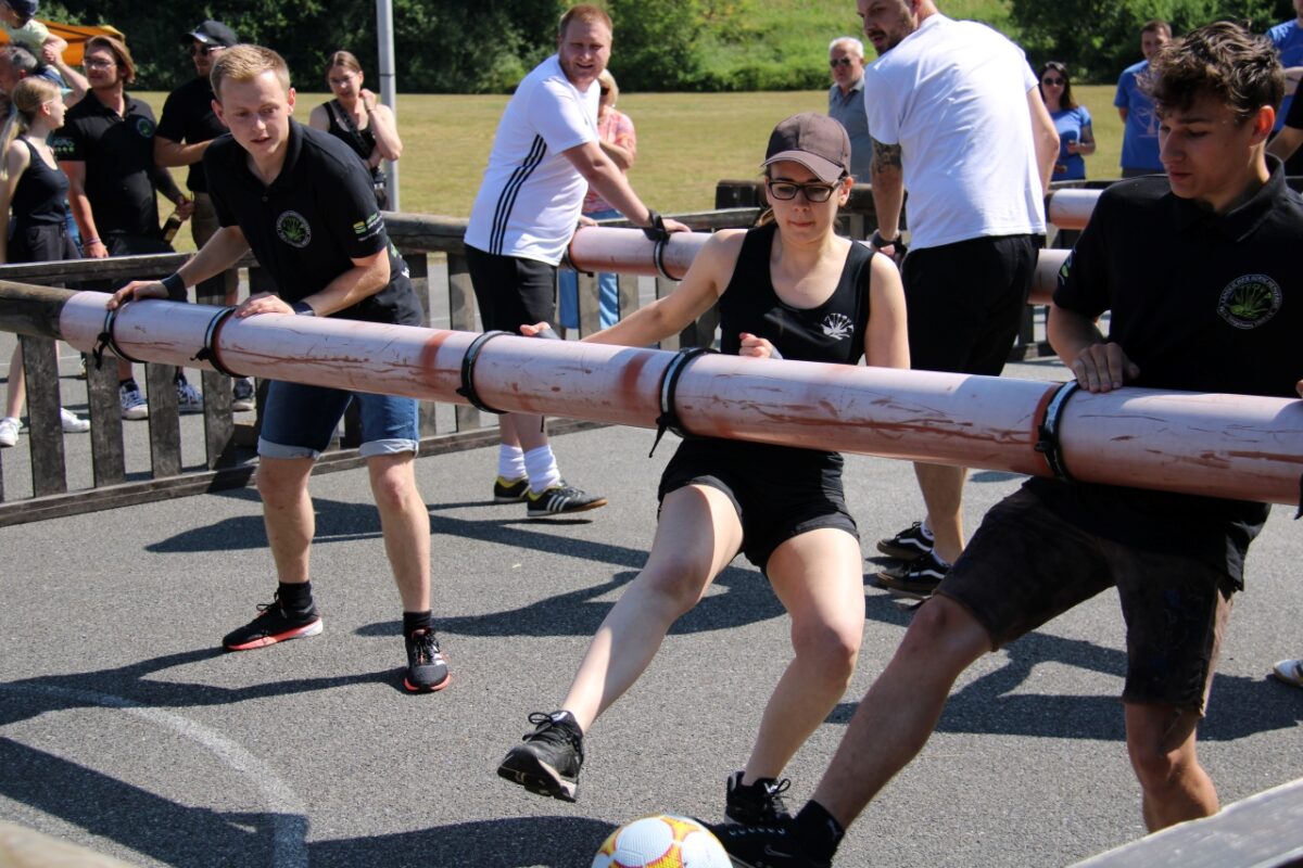 Spannendes Finale: Überraschungssieg beim Lebendkicker-Turnier