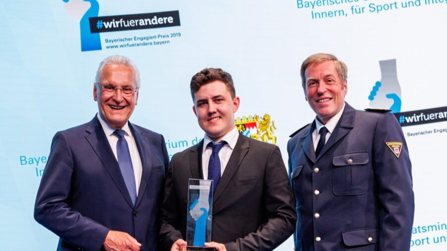 Feuer und Flamme fürs Ehrenamt: Alexander Krauß in der Abendschau
