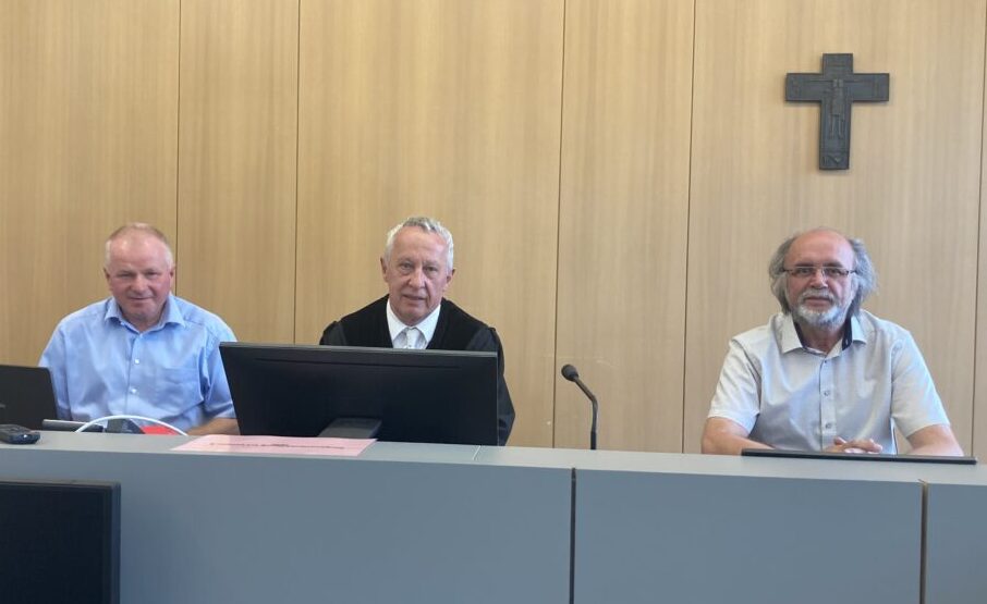 Rentner (65) verurteilt: Mieterin im Treppenhaus vergewaltigt