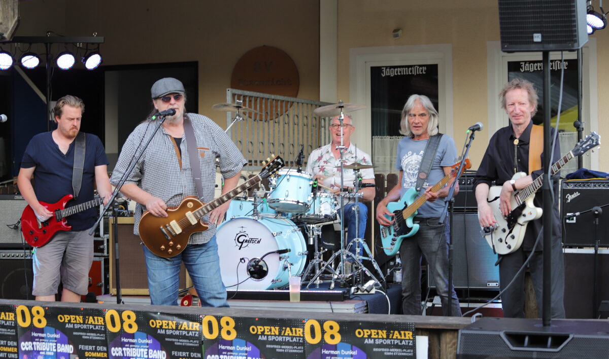 CCR Cover-Band überzeugte ihr Publikum auf der Sportheim-Terrasse