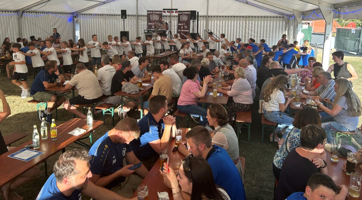 Festwochenende des SV Immenreuth: stolze Sportler und ausgelassene Stimmung