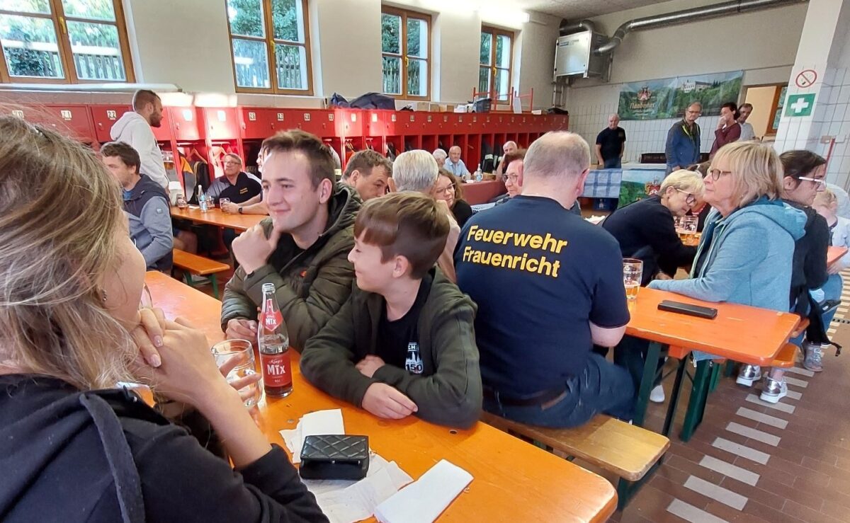 Statt Sommerfest eher ein Regenfest: Freiwillige Feuerwehr feiert in Frauenricht