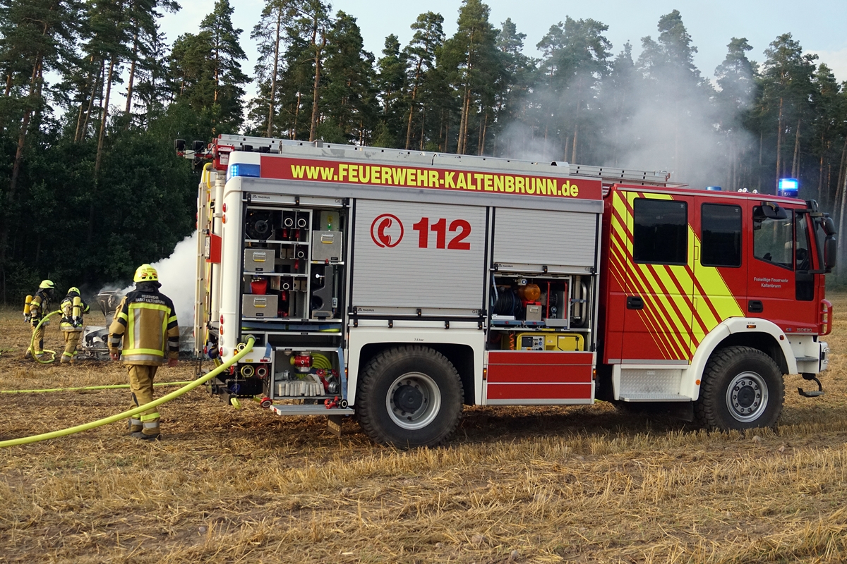 Durch Funkenflug: Hecke in Kaltenbrunn brennt
