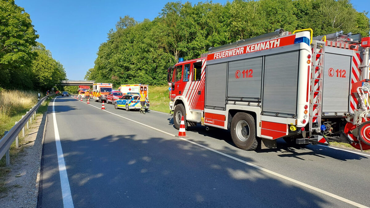 Feuerwehreinsatz nach Auffahrunfall bei Kemnath