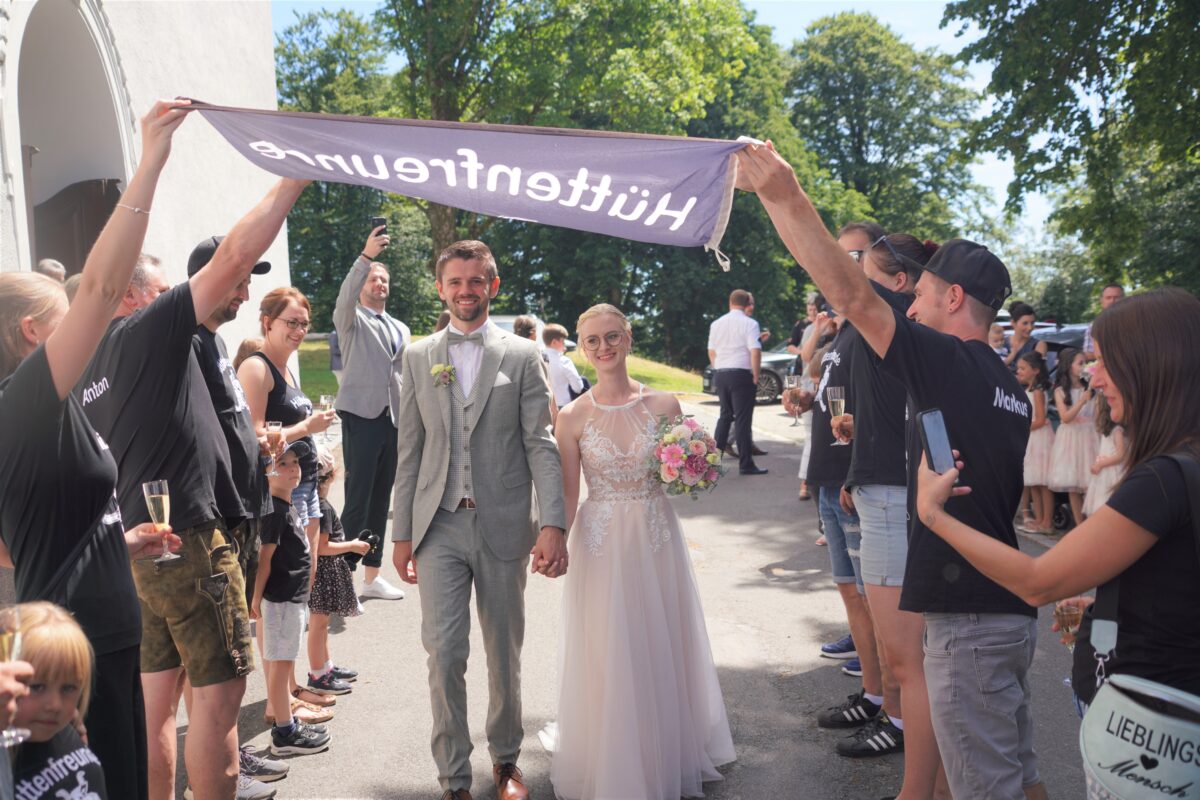 Bei einem „Longdrink“ hatte es gefunkt: Julia und Christoph haben geheiratet
