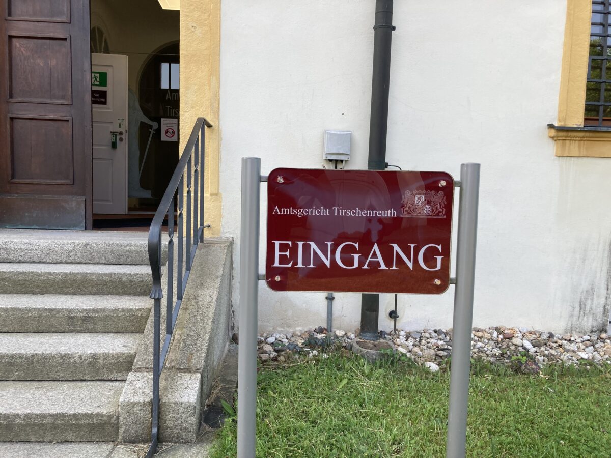 Jugendtrainer vor Gericht: Vorwurf sexueller Übergriffe