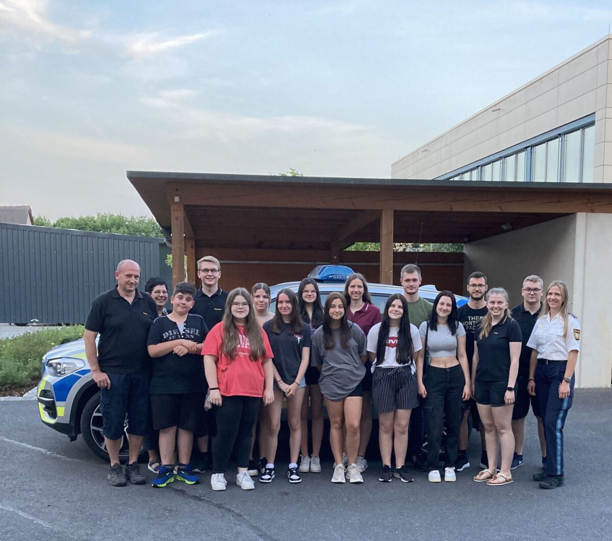 Die Jugendfeuerwehr Mitterteich zu Besuch bei der Polizeiinspektion