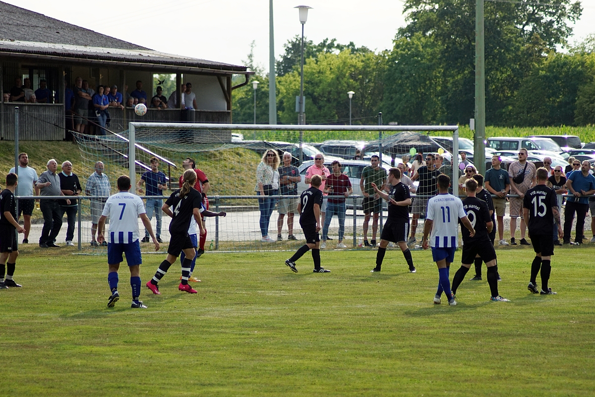 Kreisklasse West: VfB Mantel gewinnt hitziges Derby beim FC Kaltenbrunn
