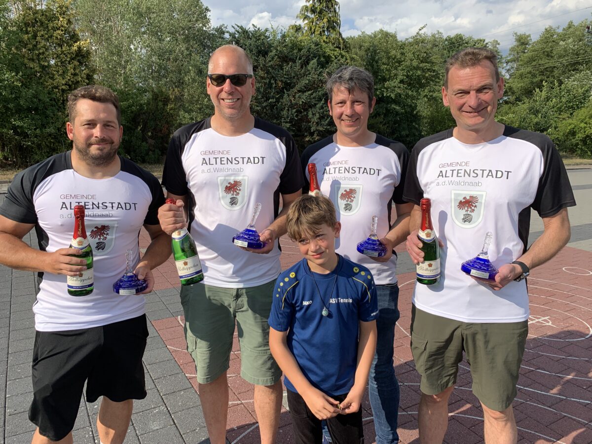 Team Gemeinde gewinnt Stockturnier