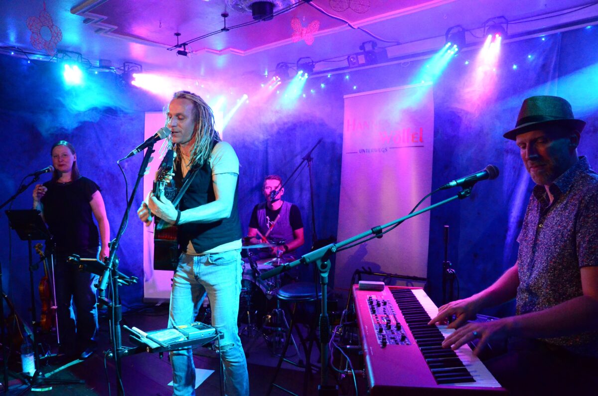 „Live Stage“ mit Wölfel & Friends