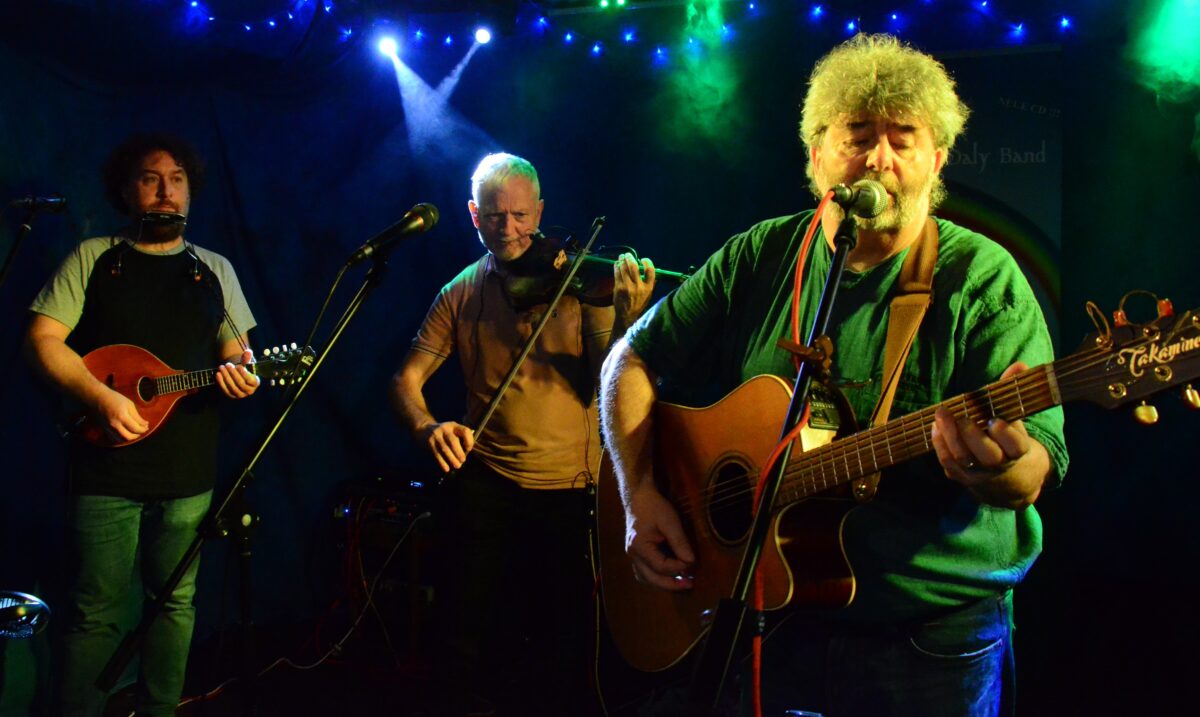 Paul Daly Band zaubert Irish-Pub-Stimmung auf die „Live Stage“