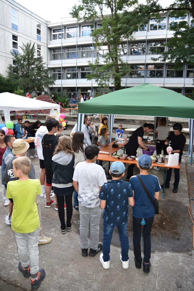 Buntes Fest zum Schuljahresende