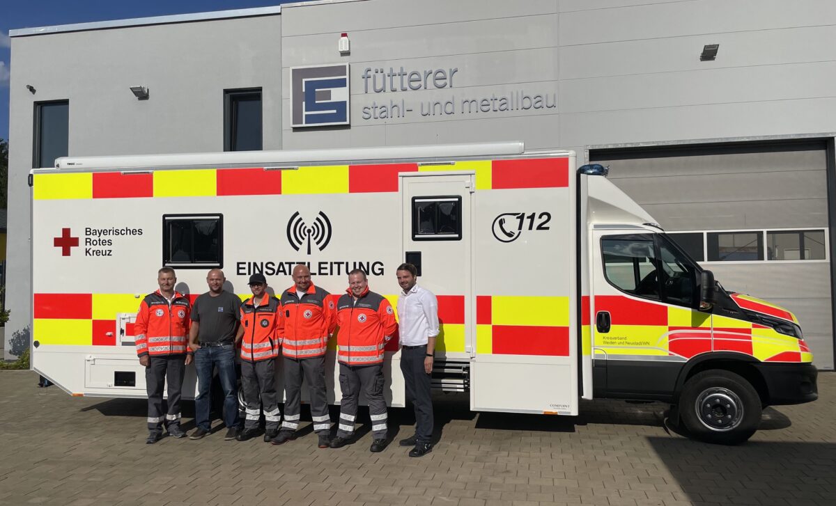 Fütterer Stahl- und Metallbau spendet für neuen Einsatzleitwagen