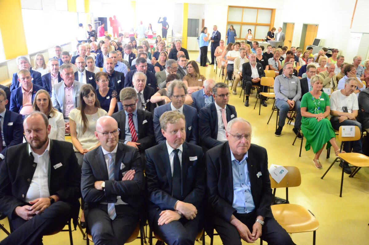 Gustl-Lang-Schule feiert Jubiläum „50. + 1“