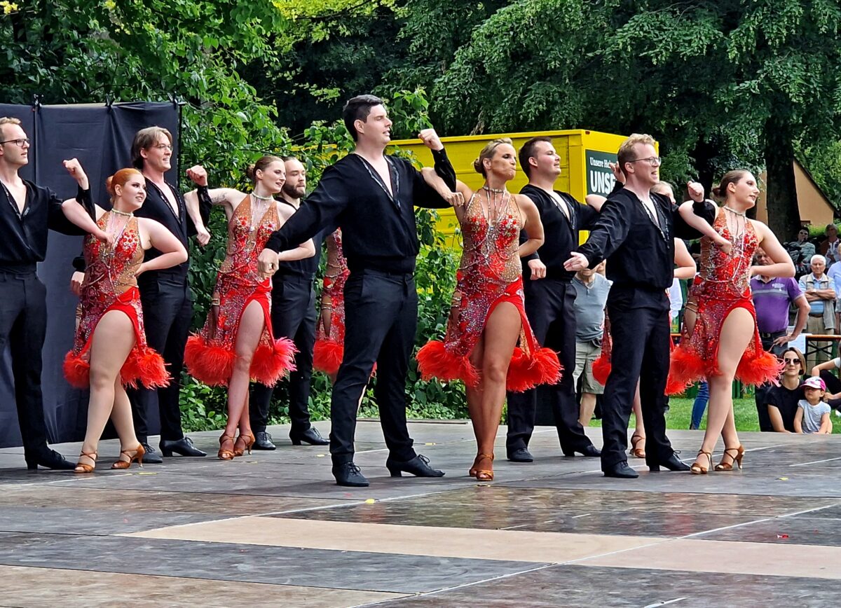 Tanzschule Höllriegl bei der Serenade
