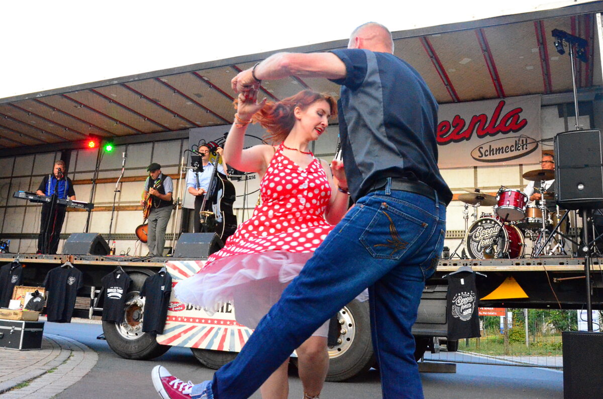 Gruppa Vespa Rio Nero feiert Vespa-Festival in Schwarzenbach
