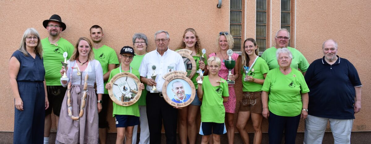 Heißes Fest mit vielen Gästen