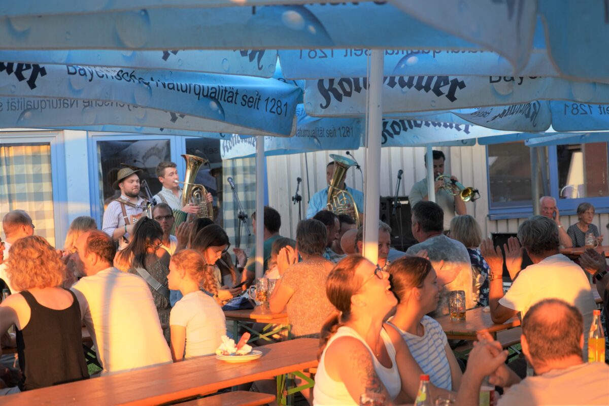 Dorffest beginnt mit Gottesdienst