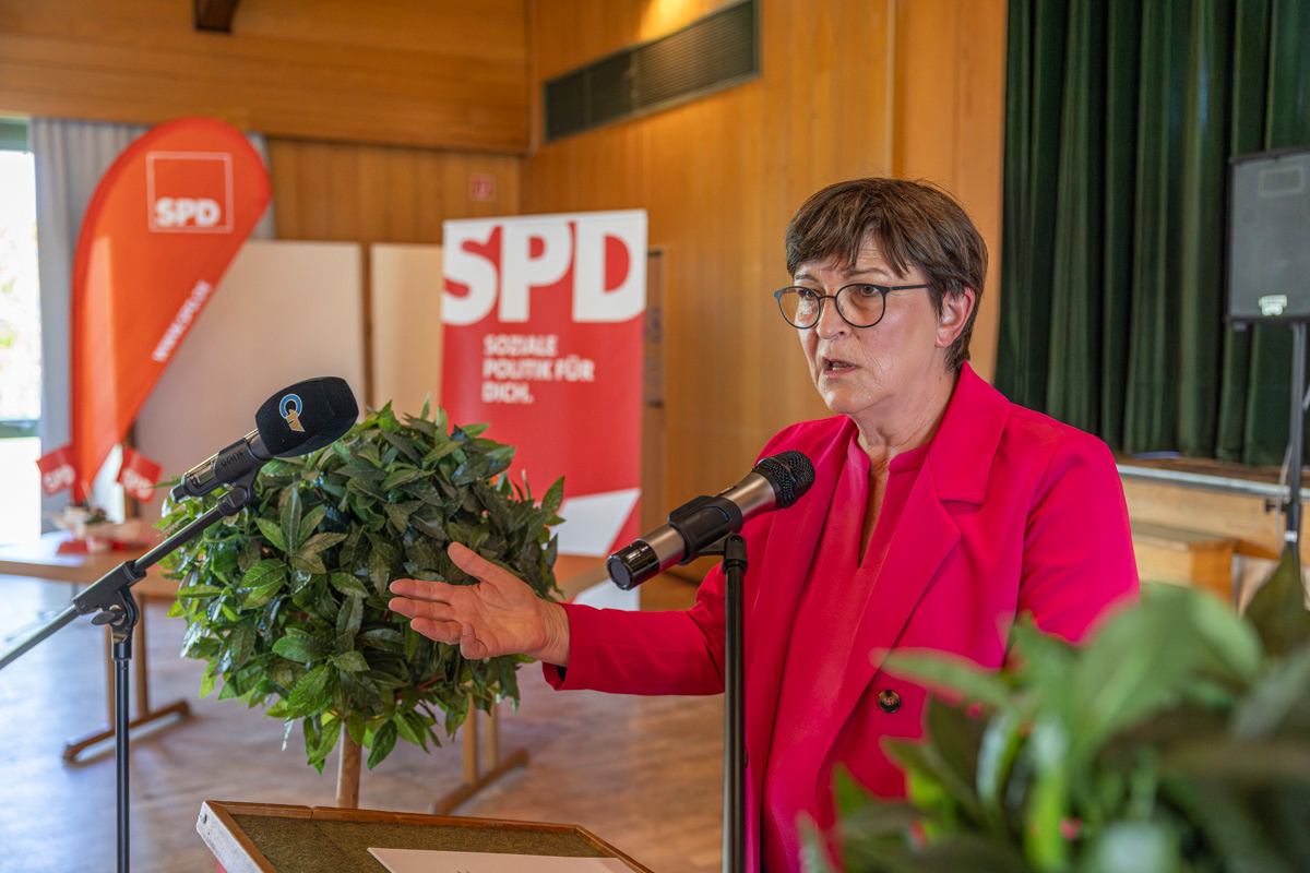 SPD-Parteivorsitzende schwört Genossen auf Landtagswahl ein