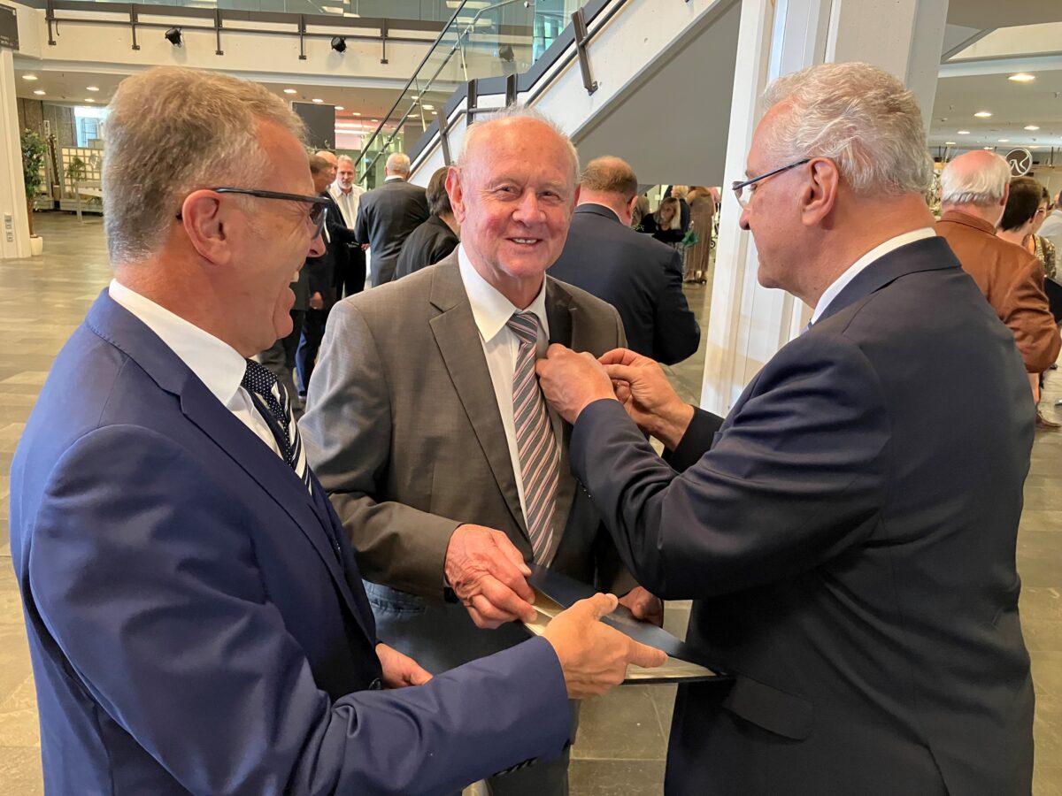 Hohe Auszeichnung für Horst Adler