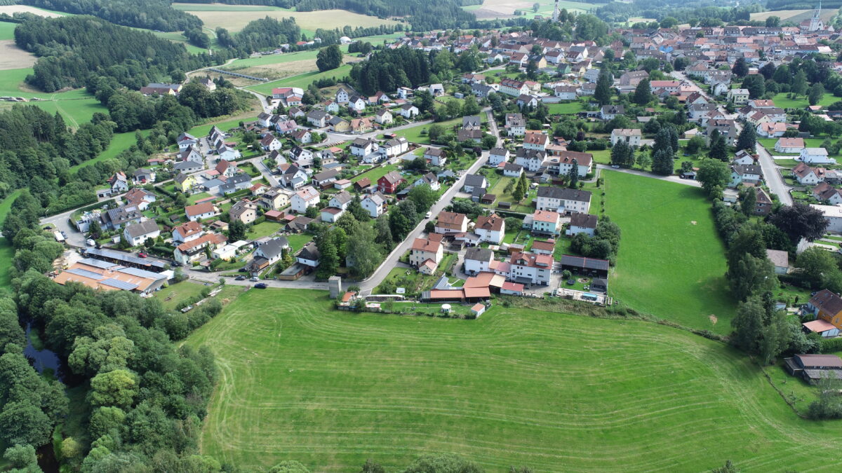 Pleystein: Viele Entscheidungen im Bauausschuss zum Wohngebiet „Am Forsthaus“